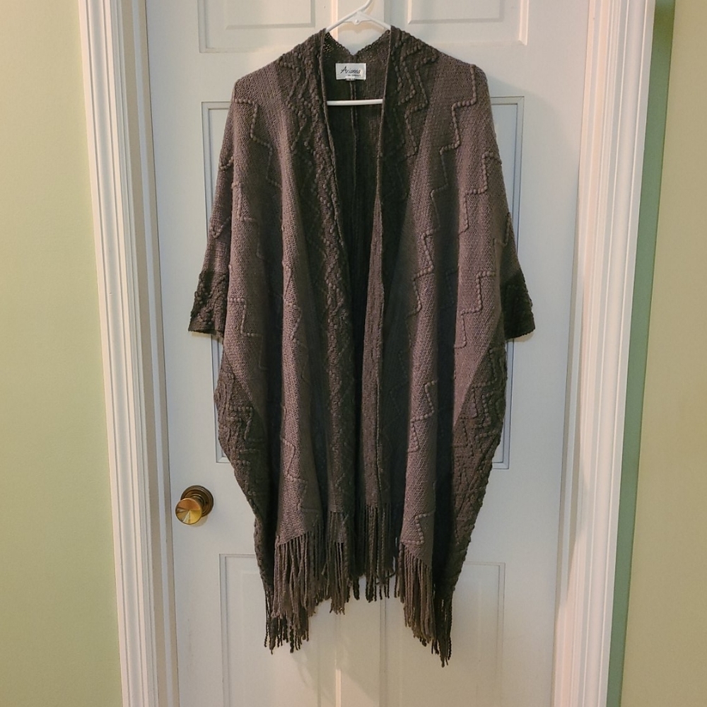 Ariana gray sweater. One size (#19)